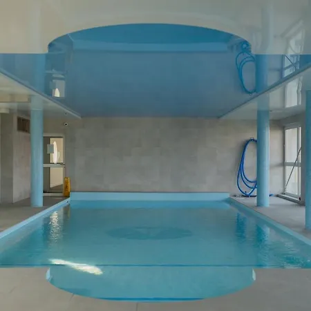 Warsaw Concierge Pool Gym *