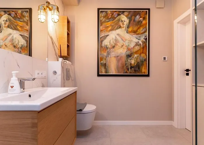 Warsaw Concierge Pool Gym Apartment